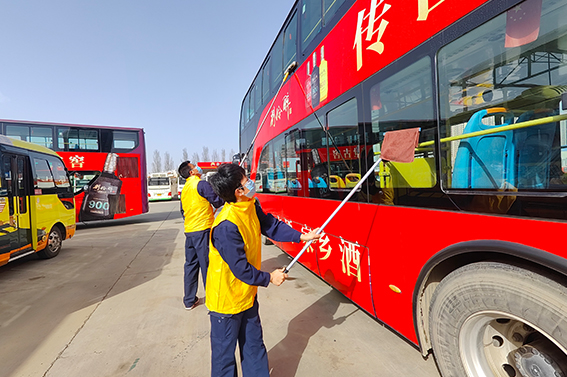 Voluntary Labor Learning from Lei Feng